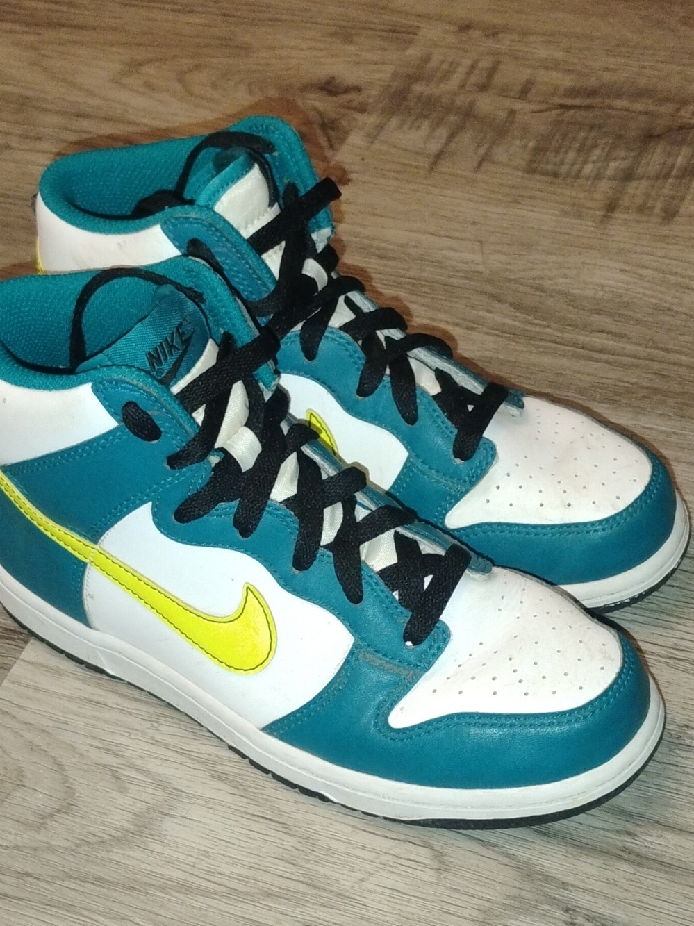 Nike Dunks Kids Teal and White Low-Top Sneakers with Yellow Swoosh Size 3Y